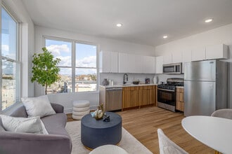 30-32 McAdoo Ave in Jersey City, NJ - Building Photo - Interior Photo