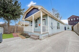 921 Kern St in Houston, TX - Building Photo - Building Photo