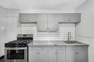 1740 Arlington Ave in Pittsburgh, PA - Foto de edificio - Building Photo