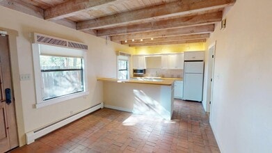 948 Los Lovatos Rd in Santa Fe, NM - Building Photo - Building Photo