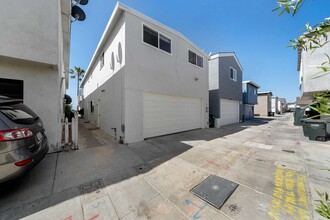 508 E Oceanfront in Newport Beach, CA - Foto de edificio - Building Photo