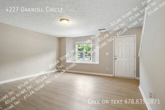 4227 Oaknoll Cir in Duluth, GA - Foto de edificio - Building Photo