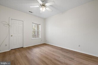 4405 Fair Stone Dr in Fairfax, VA - Building Photo - Building Photo