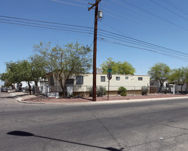 La Plata in Tucson, AZ - Building Photo - Building Photo