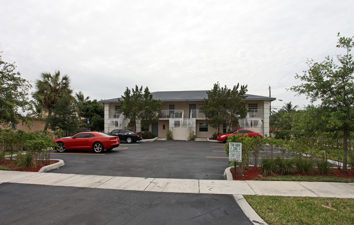 770 SW 6th Ct in Pompano Beach, FL - Foto de edificio