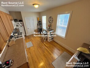 15 Sargent Ave, Unit 1 in Somerville, MA - Foto de edificio - Building Photo