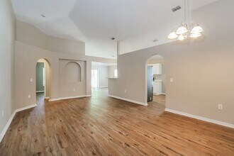 1212 Alhambra Crest Dr in Ruskin, FL - Building Photo - Building Photo