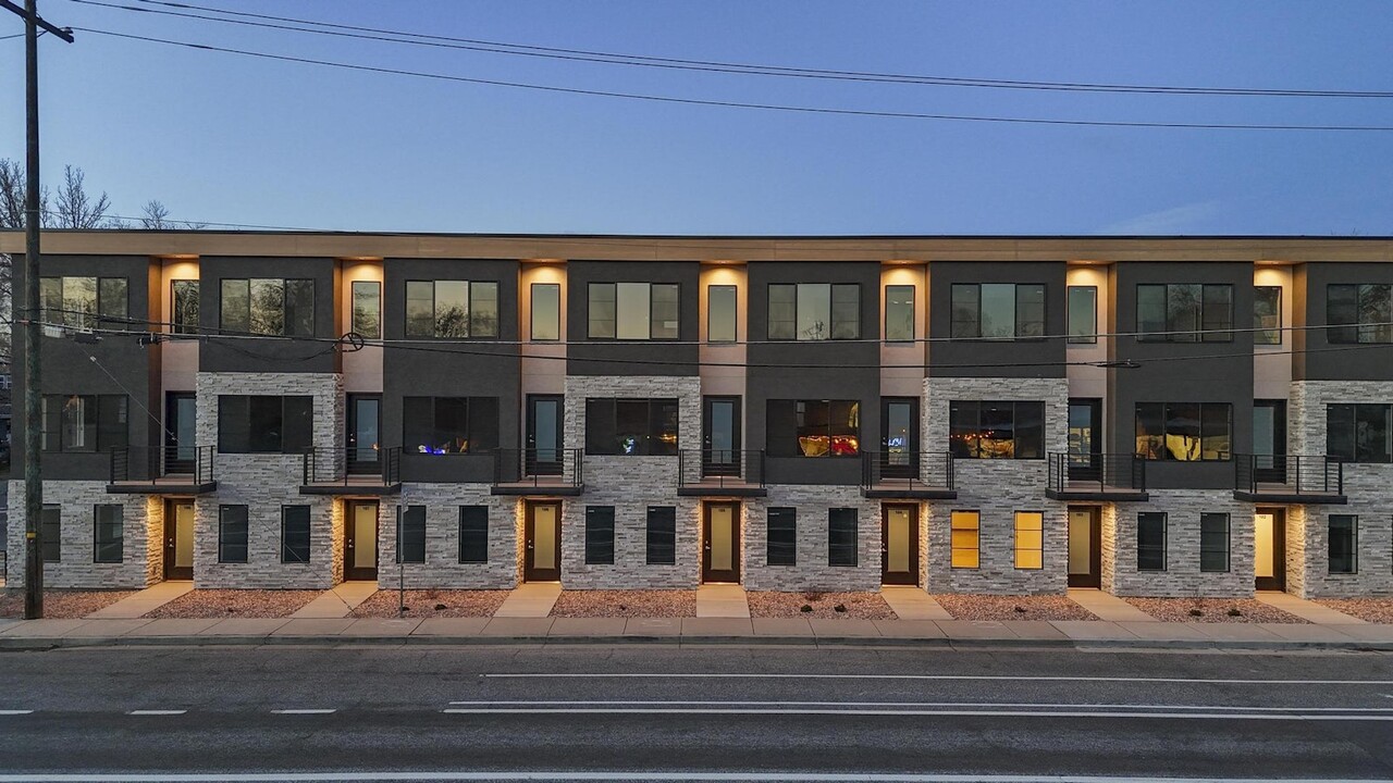 1689 S W Temple St in Salt Lake City, UT - Building Photo