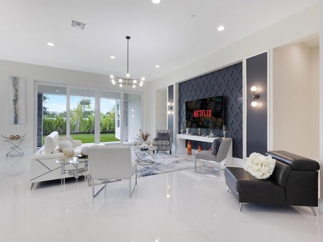 9124 Coral Isles Cir