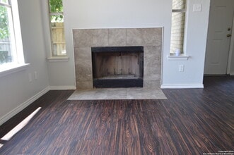 7536 Oak Chase in San Antonio, TX - Foto de edificio - Building Photo