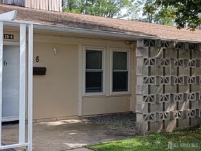 20 New Rd in Kendall Park, NJ - Building Photo - Building Photo