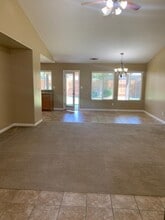 13514 Dromore Ct in Bakersfield, CA - Foto de edificio - Building Photo