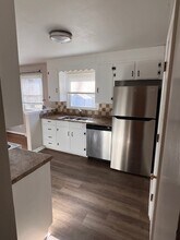 5680 Meadowcrest St in Hollins, VA - Building Photo - Building Photo