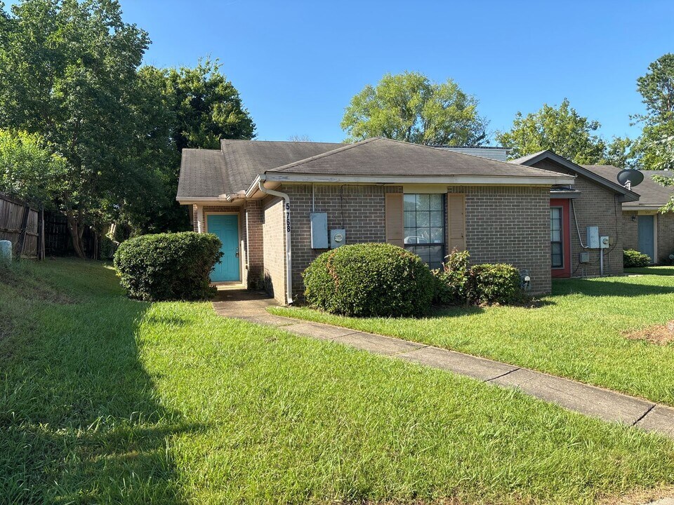5768 Worchester Dr in Montgomery, AL - Foto de edificio