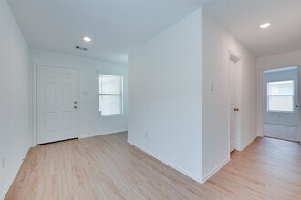 4134 Oakland Vw St in Baytown, TX - Building Photo - Building Photo