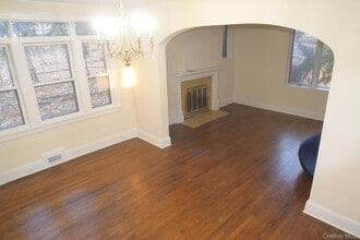 201 Old Mountain Rd N in Nyack, NY - Building Photo - Building Photo