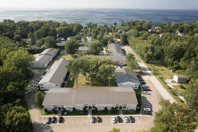 South Shore Apartments in Erie, PA - Building Photo - Building Photo