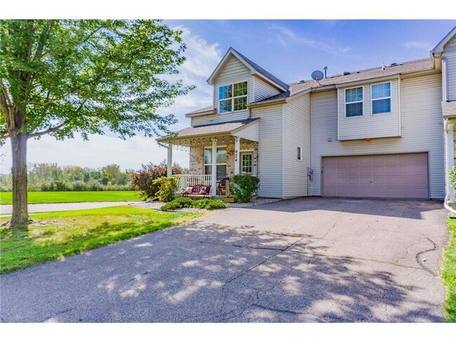 924 Cole St in Chaska, MN - Building Photo - Building Photo