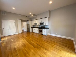 166 Hampshire St, Unit 1A in Cambridge, MA - Building Photo - Building Photo