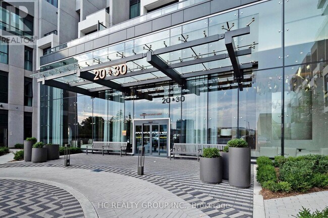 30-230 Inn On The Pk Dr in Toronto, ON - Building Photo - Building Photo