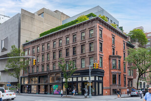 33 E 74th St in New York, NY - Building Photo