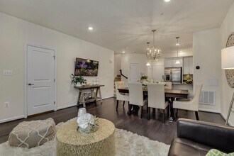 10110 Dorsey Ln in Lanham, MD - Building Photo - Building Photo