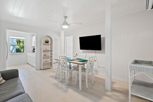 670 Hernando St in Fort Pierce, FL - Building Photo