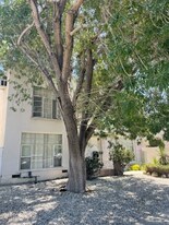 1122 S Clark Dr in Los Angeles, CA - Building Photo