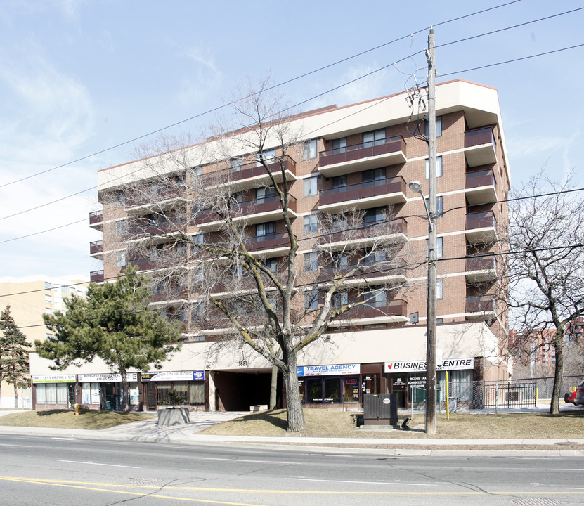 1881 Jane St in Toronto, ON - Building Photo