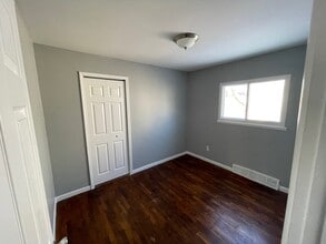 1325 Waldman Ave in Flint, MI - Building Photo - Building Photo