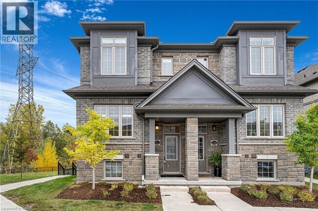115 S Creek Dr in Kitchener, ON - Building Photo - Building Photo