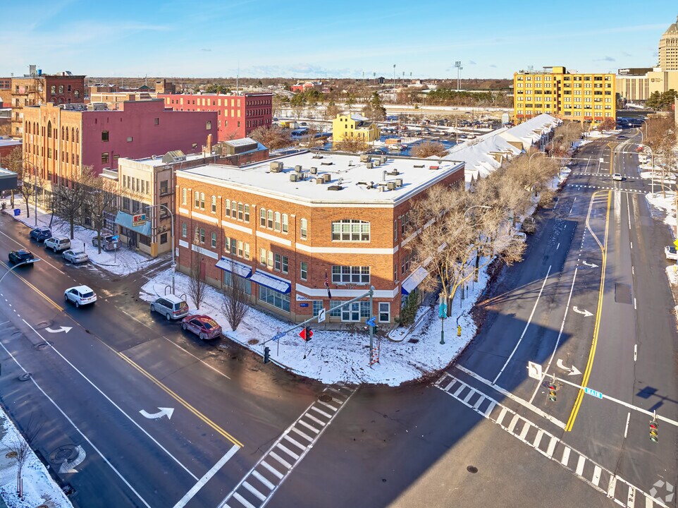North Plymouth Terrace in Rochester, NY - Building Photo