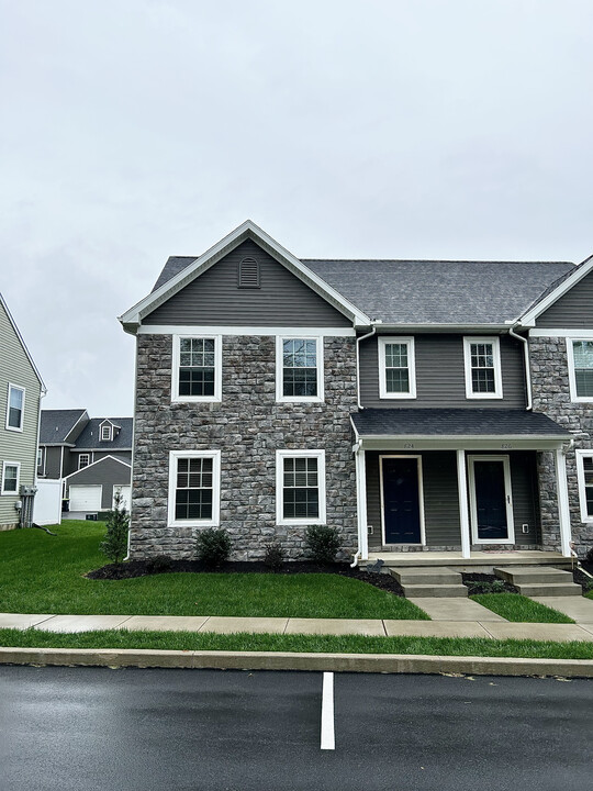 824 Byler Cir in Lebanon, PA - Building Photo