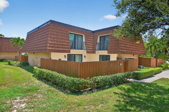 2814 28th Ct in Jupiter, FL - Building Photo - Building Photo