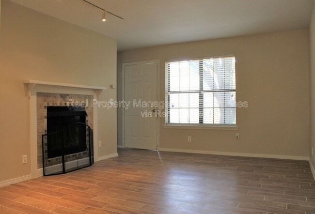 11130 N Stratford Dr