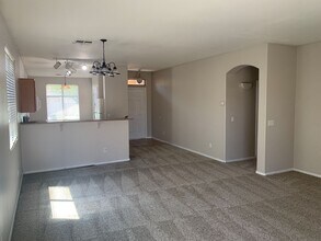 6819 S 37th Dr in Phoenix, AZ - Building Photo - Building Photo