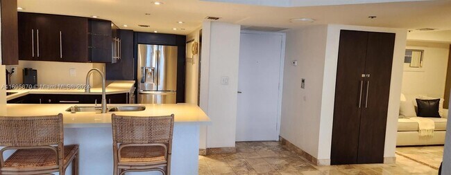 1717 N Bayshore Dr, Unit A-2635 in Miami, FL - Building Photo - Building Photo