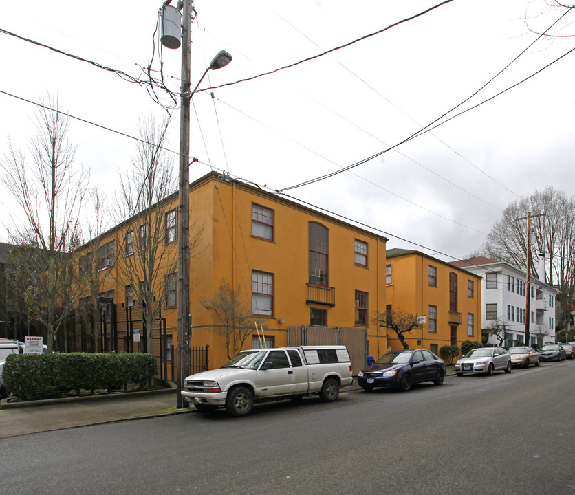 Greenway Apartments in Portland, OR - Foto de edificio