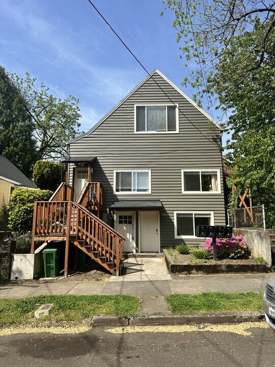 3625 SE Taylor St in Portland, OR - Building Photo