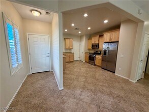 6071 Saddle Horse Ave in Las Vegas, NV - Building Photo - Building Photo