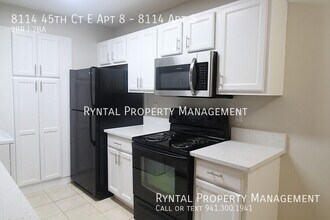 8114 45th Ct E in Sarasota, FL - Building Photo - Building Photo