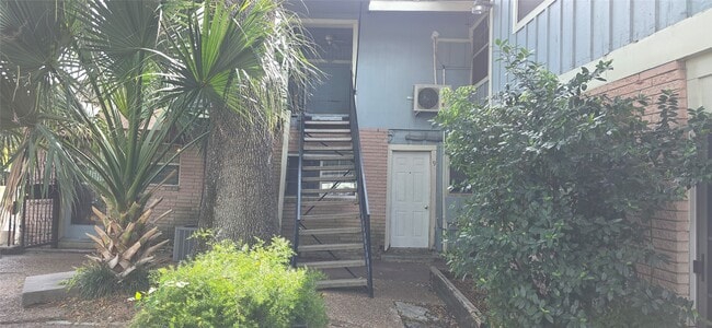 4005 Irvington Blvd in Houston, TX - Building Photo - Building Photo