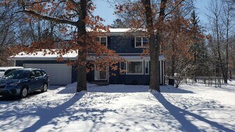 4993 Brentwood Rd in Baxter, MN - Building Photo