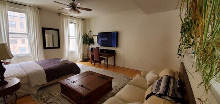 2217 Spring Garden St in Philadelphia, PA - Foto de edificio - Building Photo