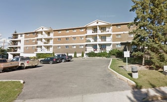 104 10 St in Cold Lake, AB - Building Photo
