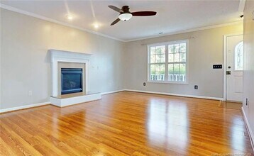 10 Valley View Ct in Sanford, NC - Foto de edificio - Building Photo