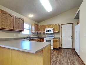 939 Delhi Dr in Trenton, OH - Building Photo - Building Photo