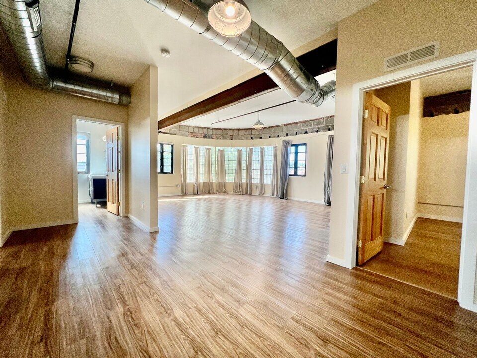 5760 Olde Wadsworth Blvd in Arvada, CO - Building Photo
