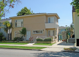 240 S Rexford Dr in Beverly Hills, CA - Building Photo - Building Photo