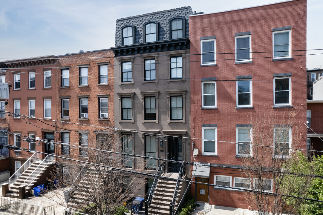 110 Park Ave in Hoboken, NJ - Foto de edificio